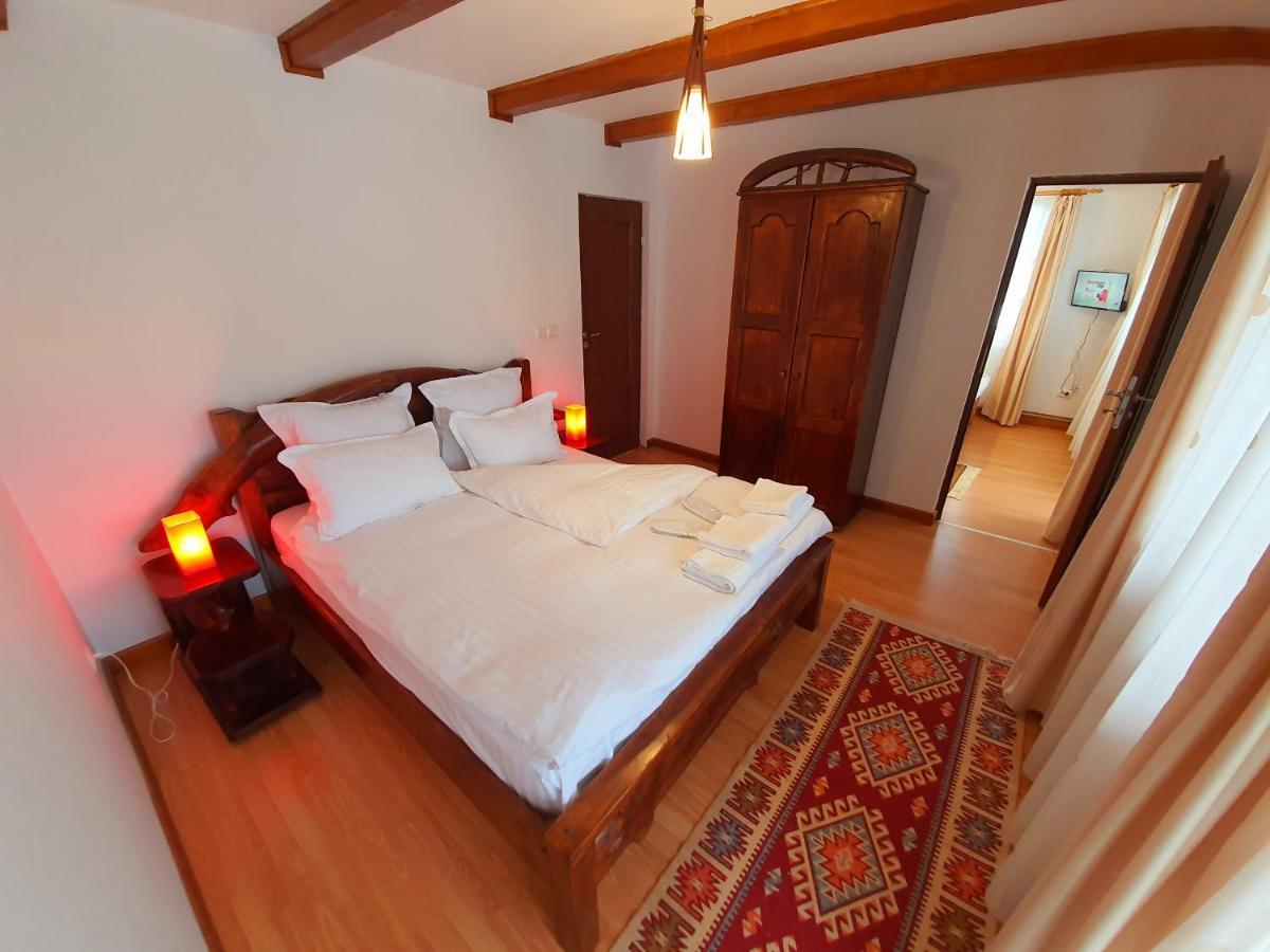 푼다타 Casa Cerbul 빌라 외부 사진
